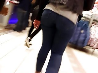 Candid : 3 teens in tight jeans SEXY